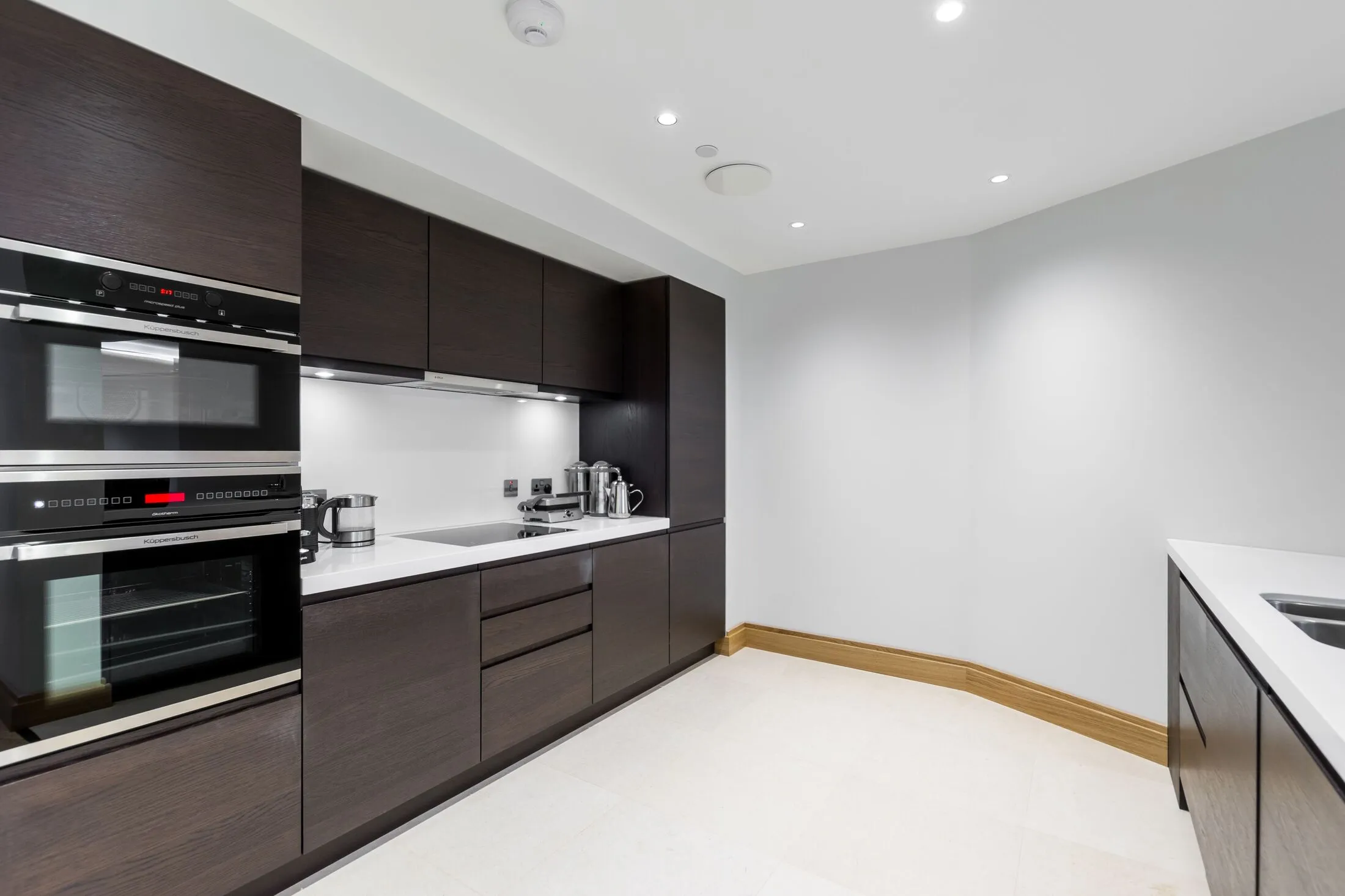 Flat Moat Street in Greater London