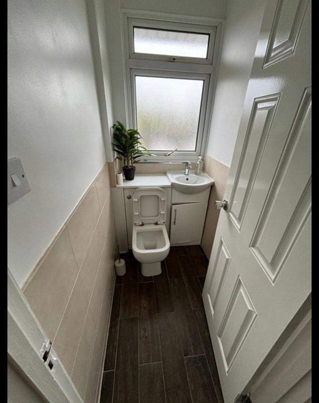 Room Upper Richmond Road in Greater London