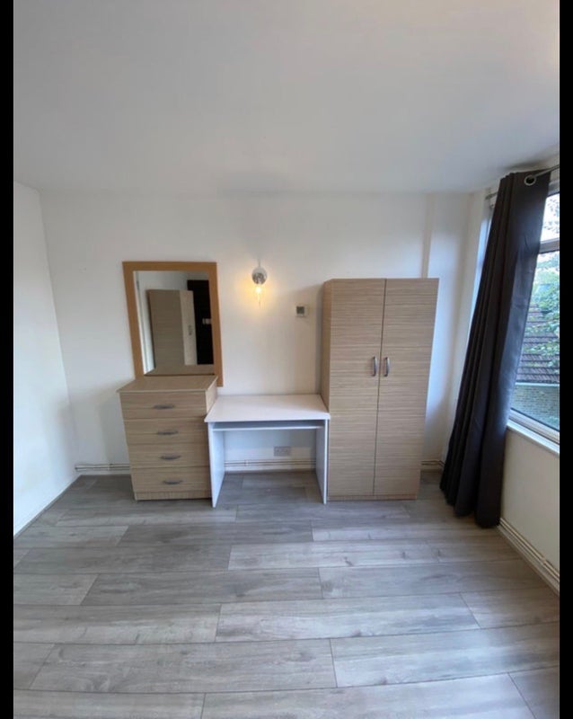 Room Upper Richmond Road in Greater London