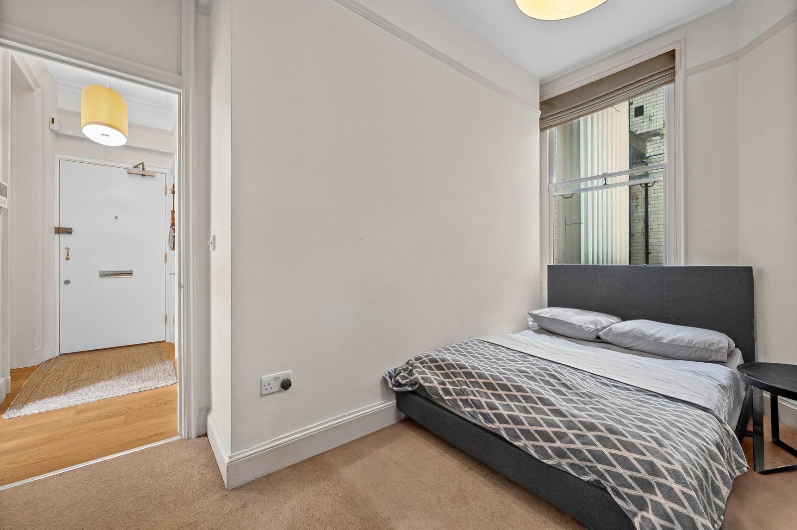 Flat Ridgmount Gardens in Greater London