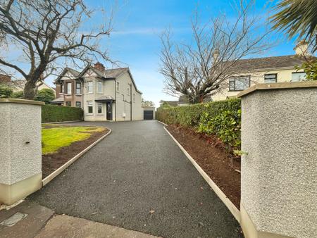 House Hillsborough Road in Lisburn