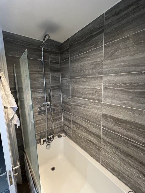 Room Southfields Court in Greater London