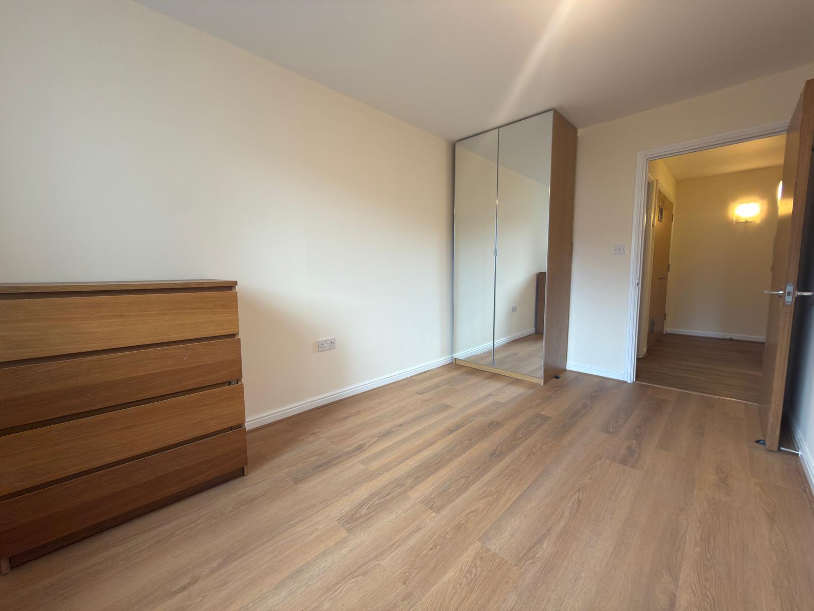 Room High Road in Greater London