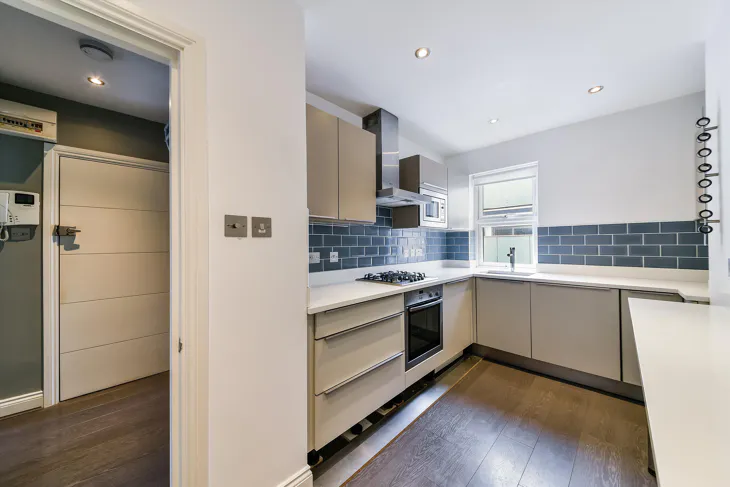 Flat St Mark Street in Greater London