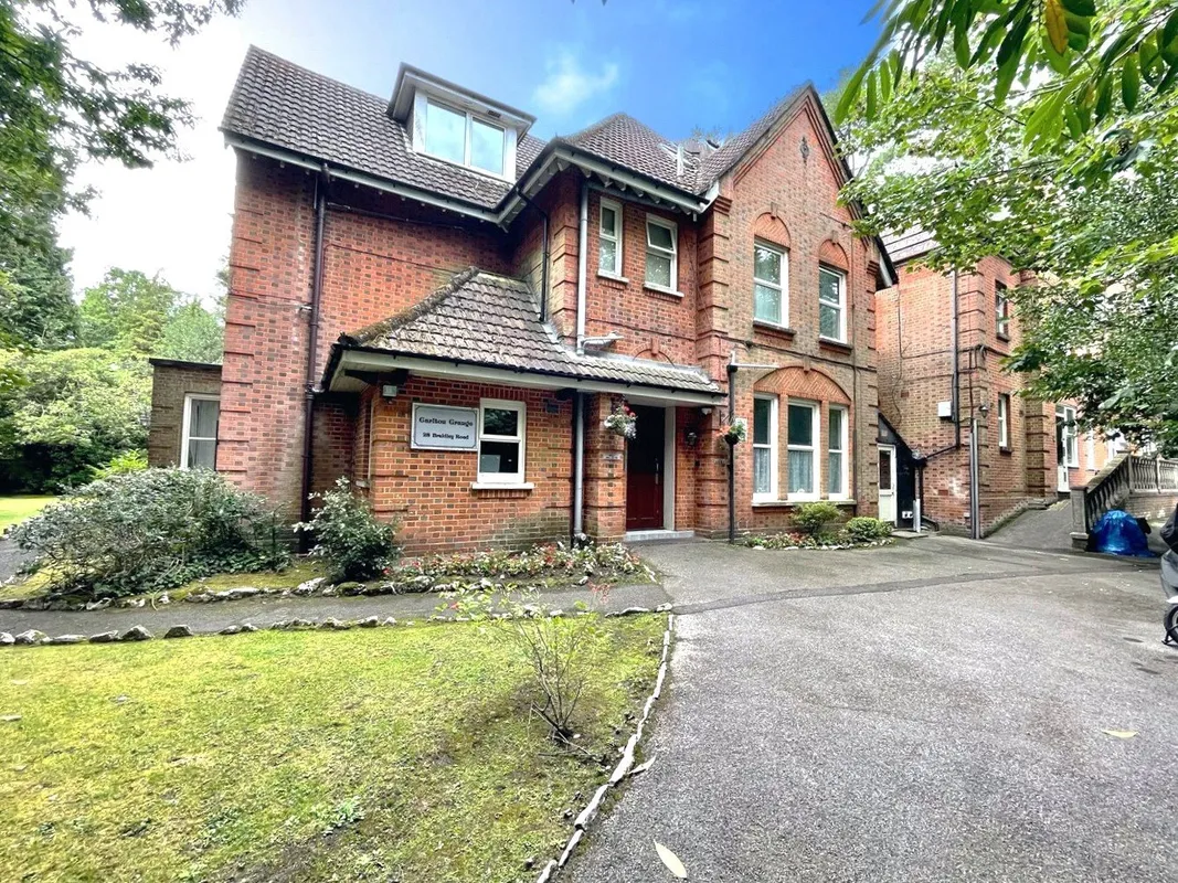 Flat Braidley Road in Bournemouth