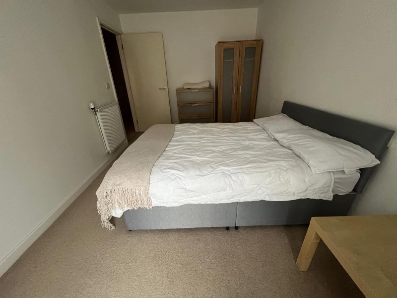 Room Clarence Crescent in Greater London