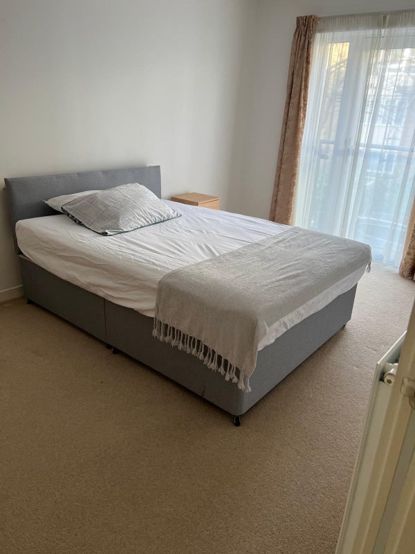 Room Clarence Crescent in Greater London