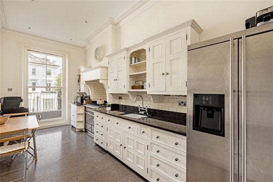 Flat Belsize Park Gardens in London