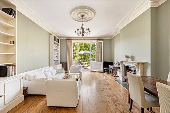 Flat Belsize Park Gardens in London