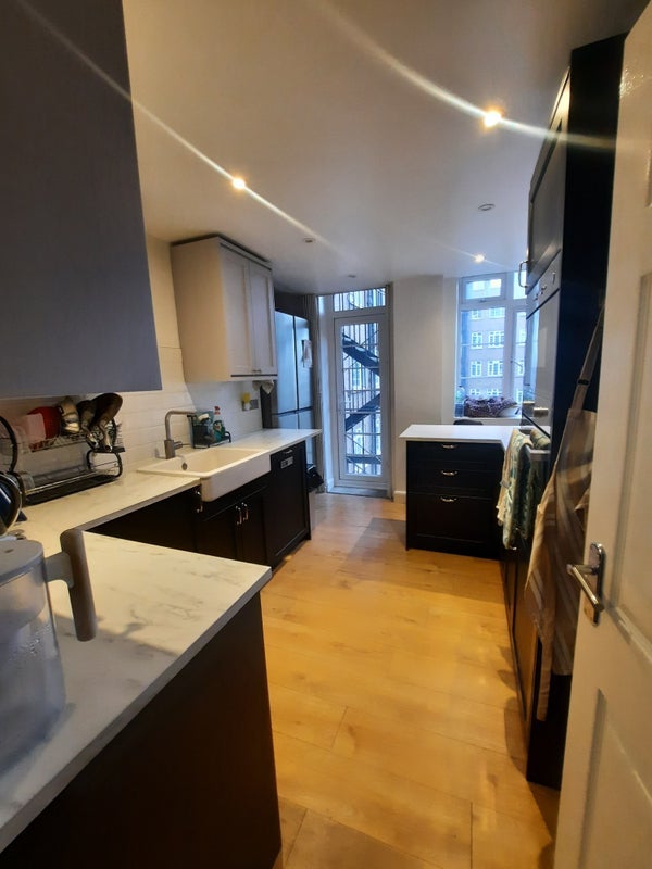 Room Primrose Hill Road in Greater London