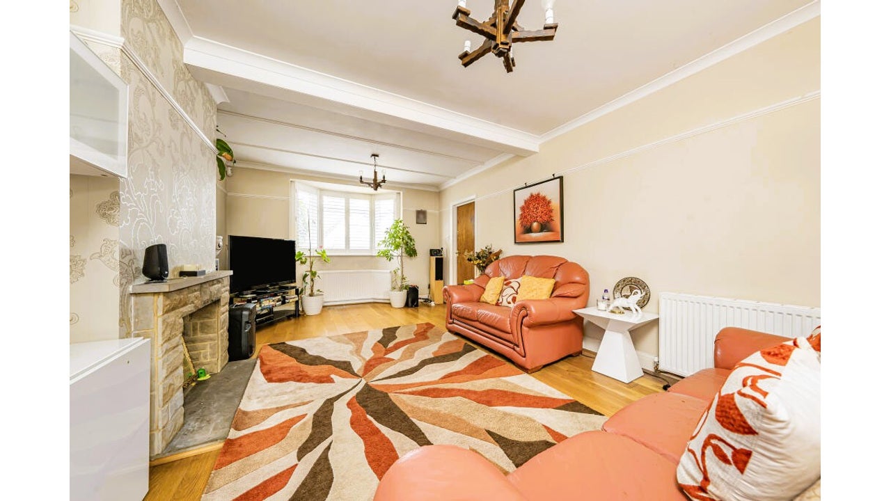 House Downing Drive in Greater London