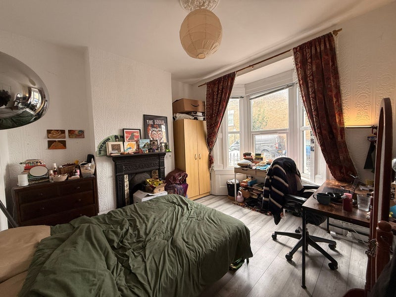 Room Lockhart Street in Greater London