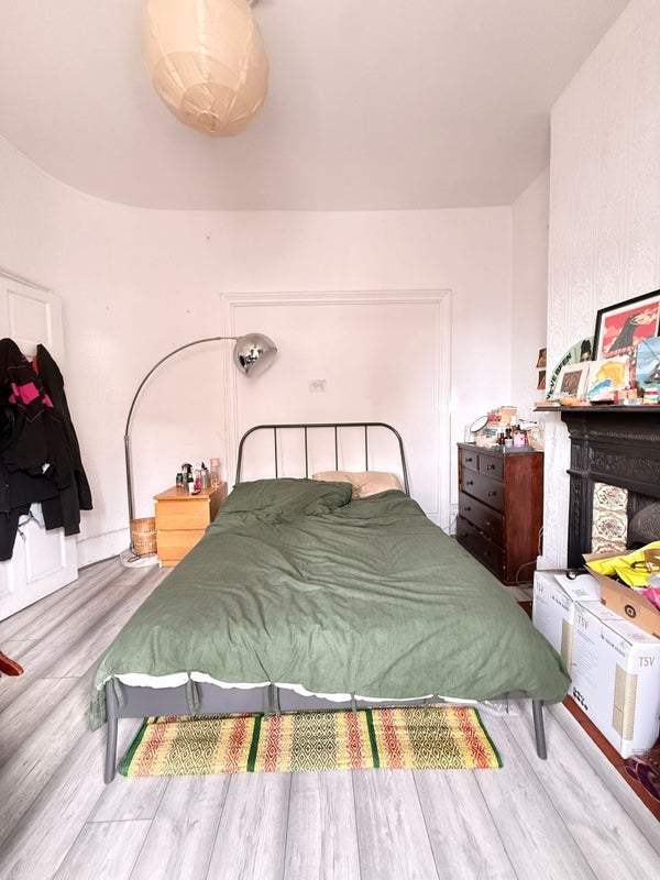 Room Lockhart Street in Greater London