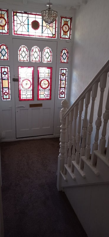 Room Sandrock Road in Greater London