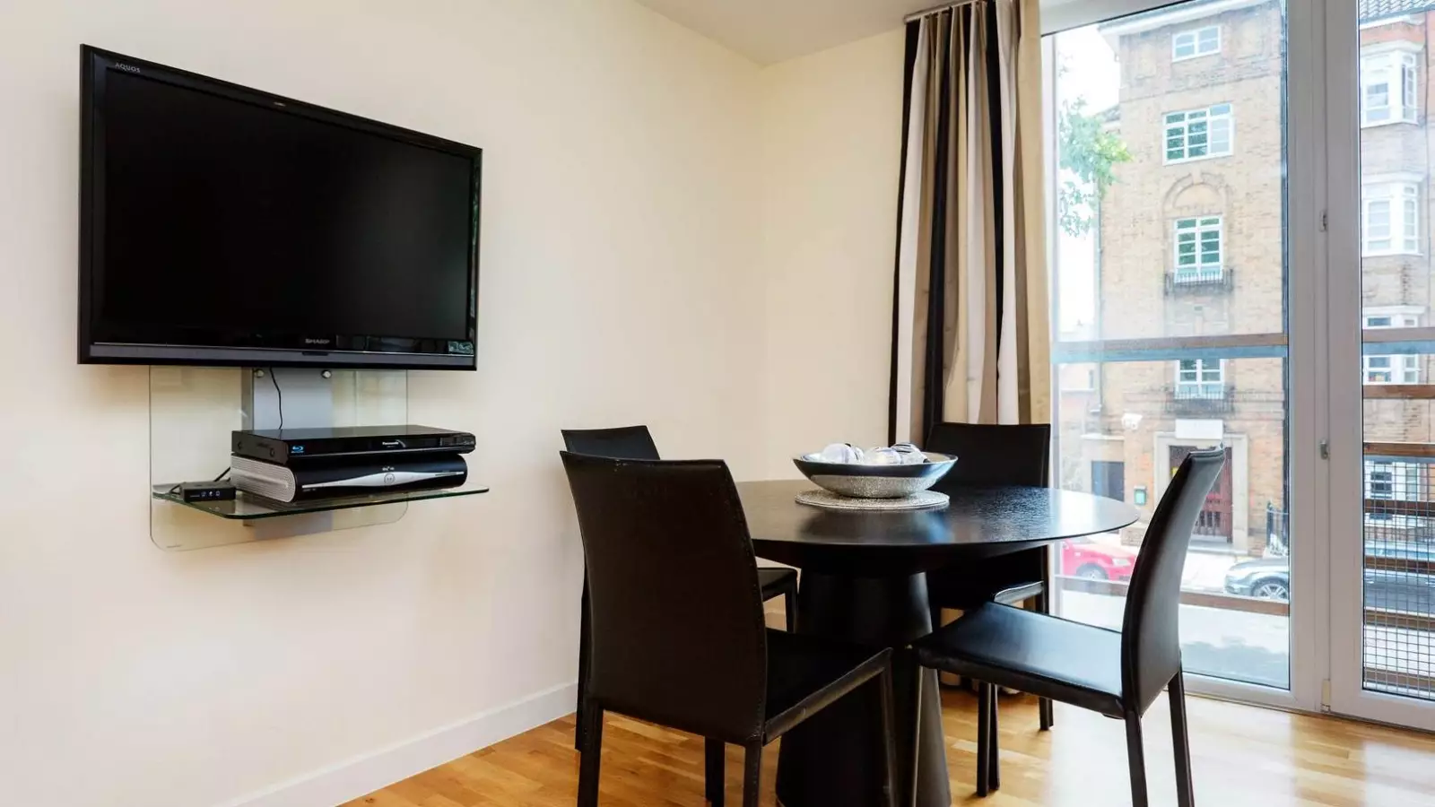 Flat Basire Street in Greater London