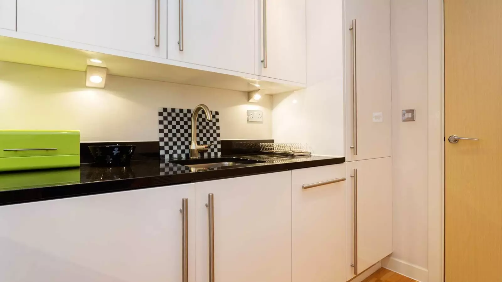 Flat Basire Street in Greater London