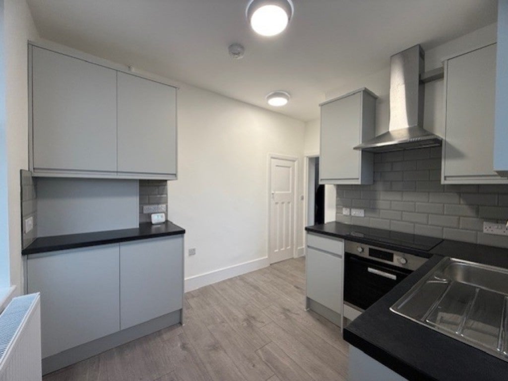 Flat Waldrons Yard in Greater London
