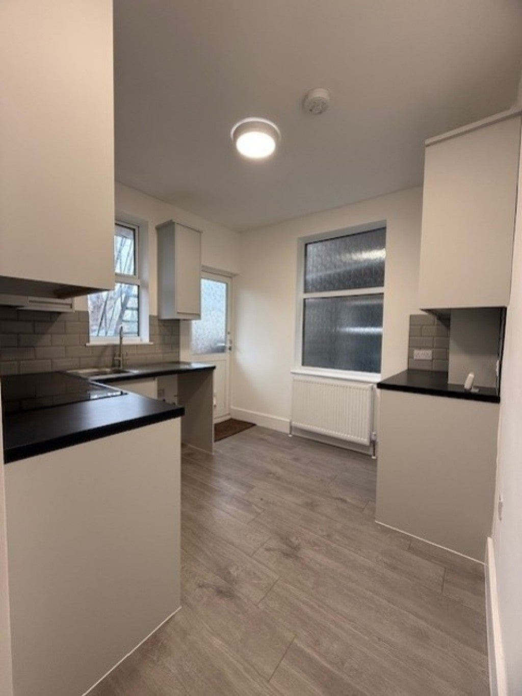 Flat Waldrons Yard in Greater London