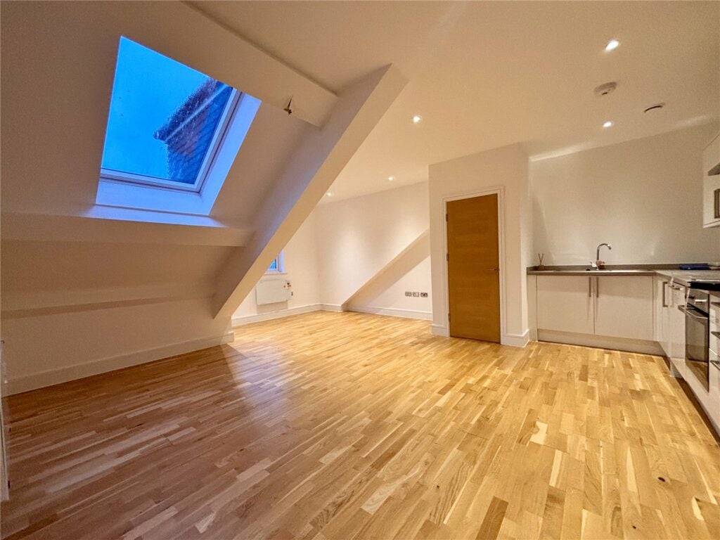 Flat Bartley Way in Hart