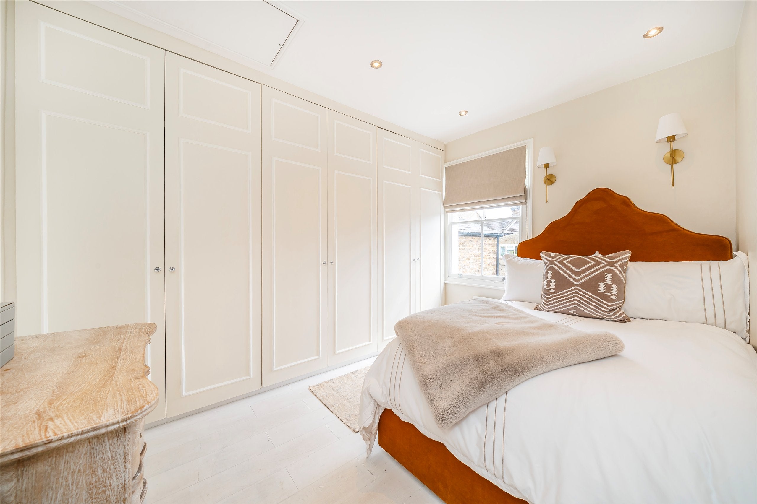 Flat Becklow Road in Greater London