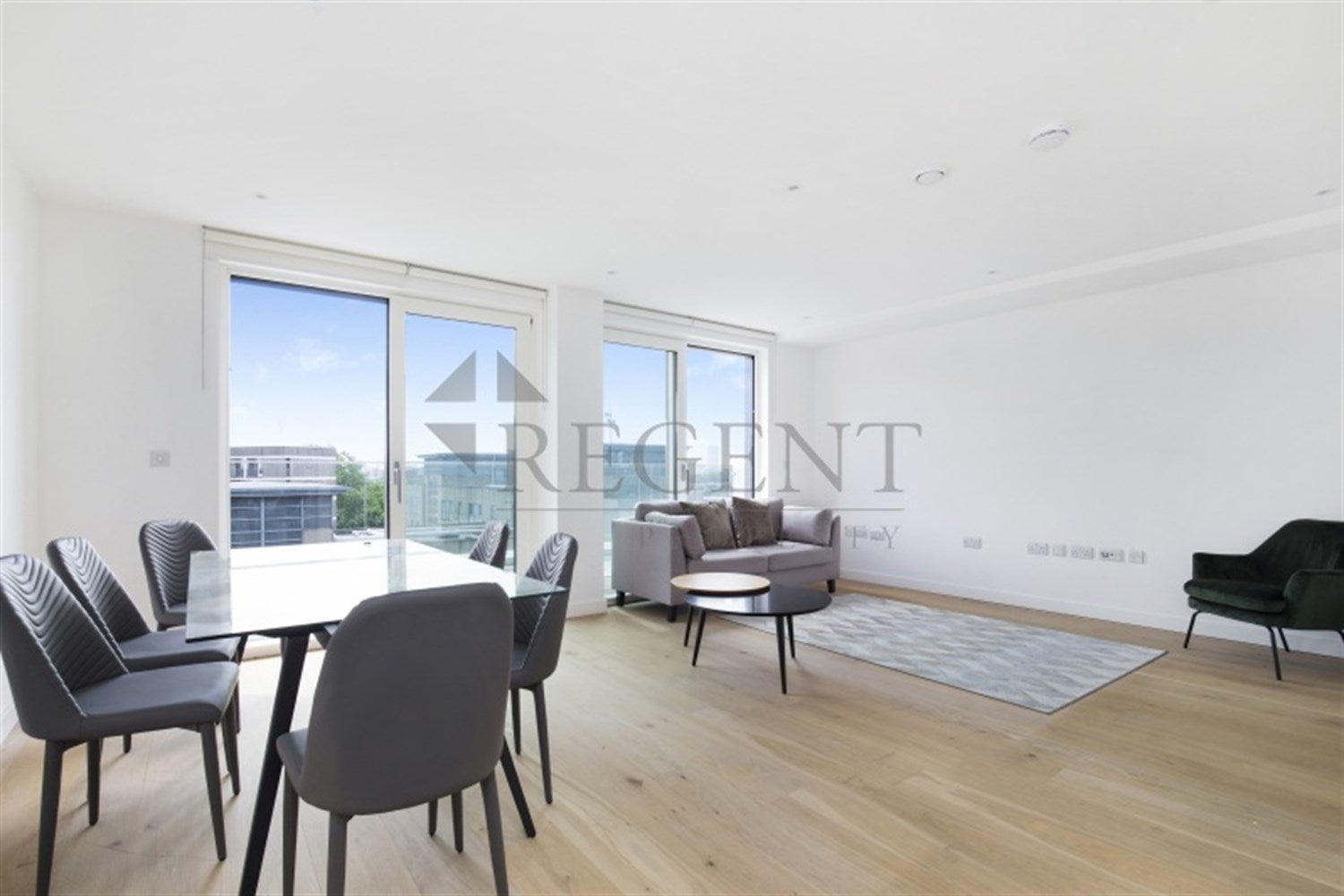 Flat Pentonville Road in Greater London