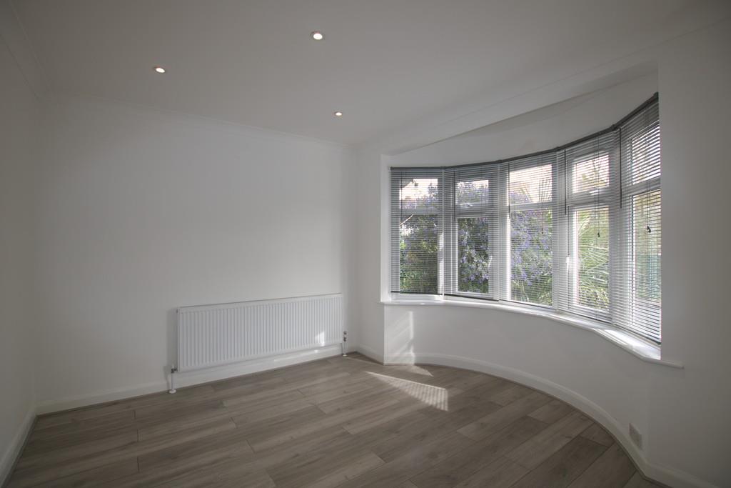 Flat Northview Crescent in Greater London