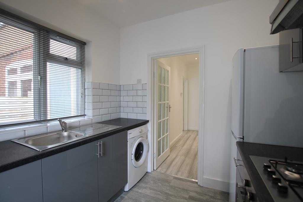 Flat Northview Crescent in Greater London