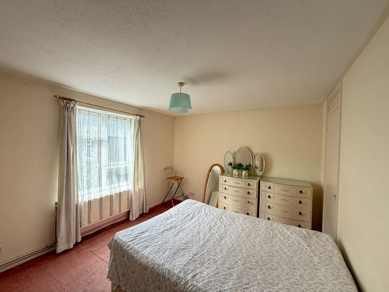 Flat Arundel Drive in Hertsmere