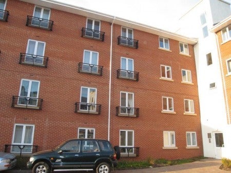 Flat Chantry Close in Greater London