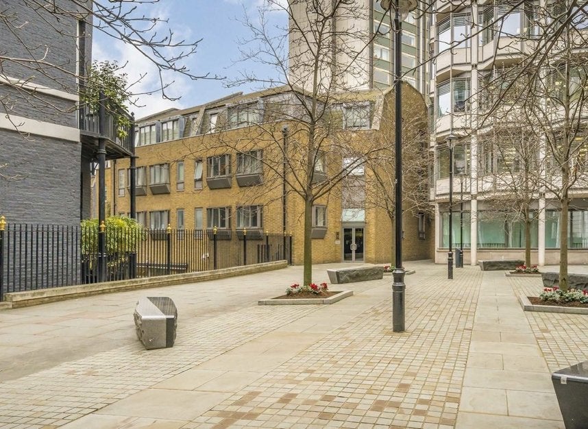 Flat Curzon Square in London
