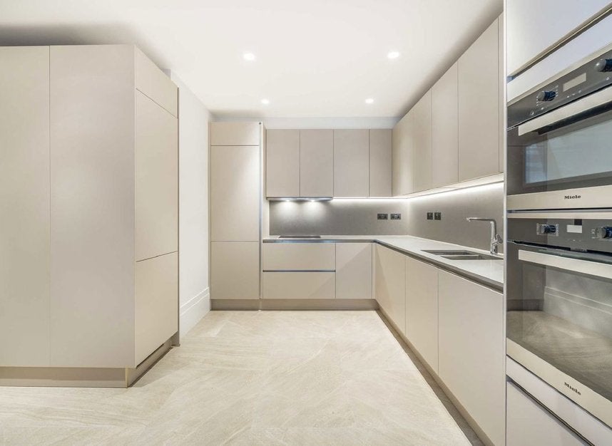 Flat Curzon Square in London