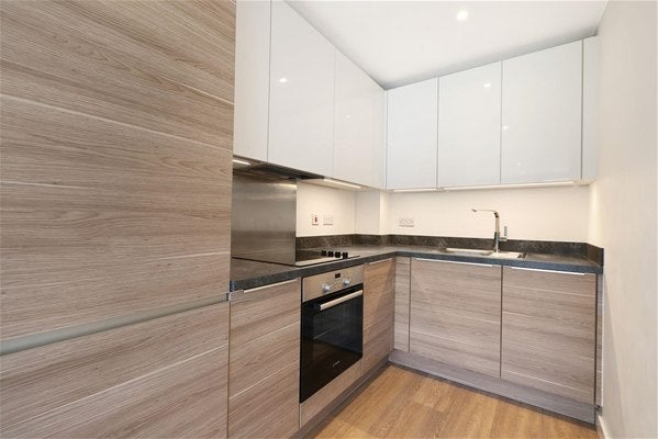 Flat Carteret Way in Greater London