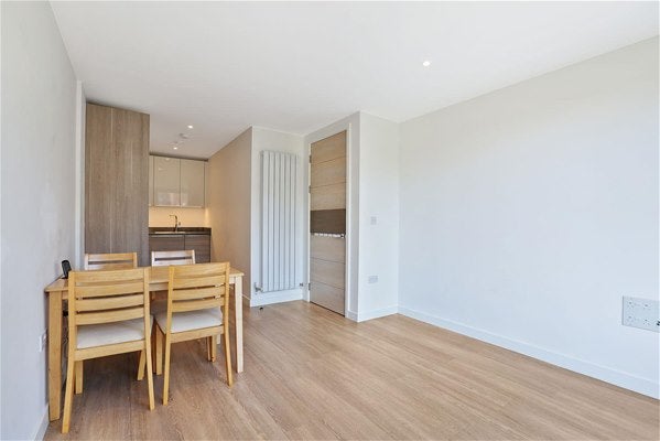 Flat Carteret Way in Greater London