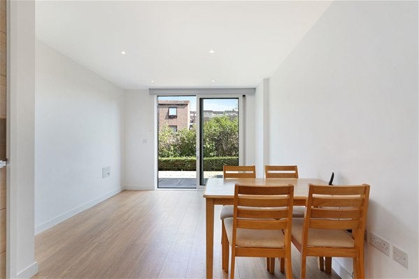 Flat Carteret Way in Greater London