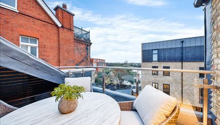 Flat Rainville Road in Greater London