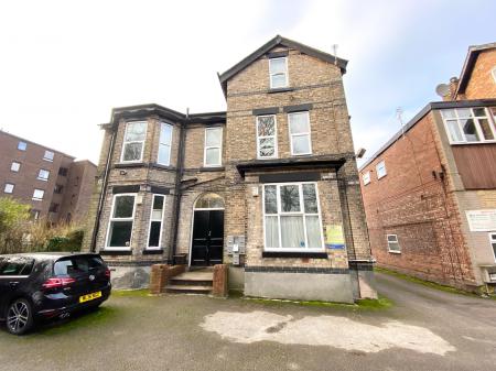 Flat Palatine Road in Manchester