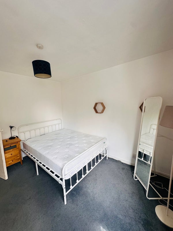 Room Stockwell Green in Greater London