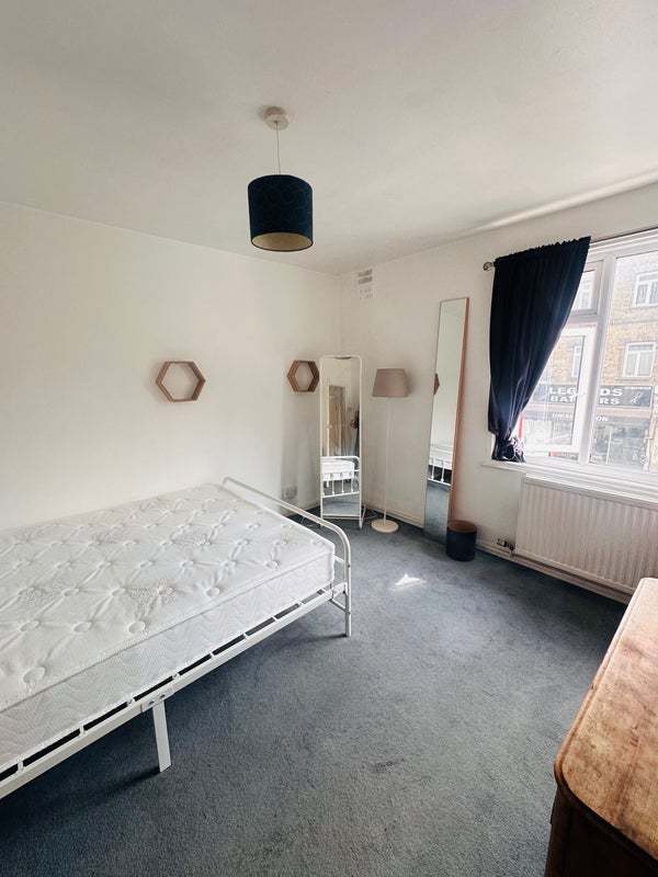Room Stockwell Green in Greater London