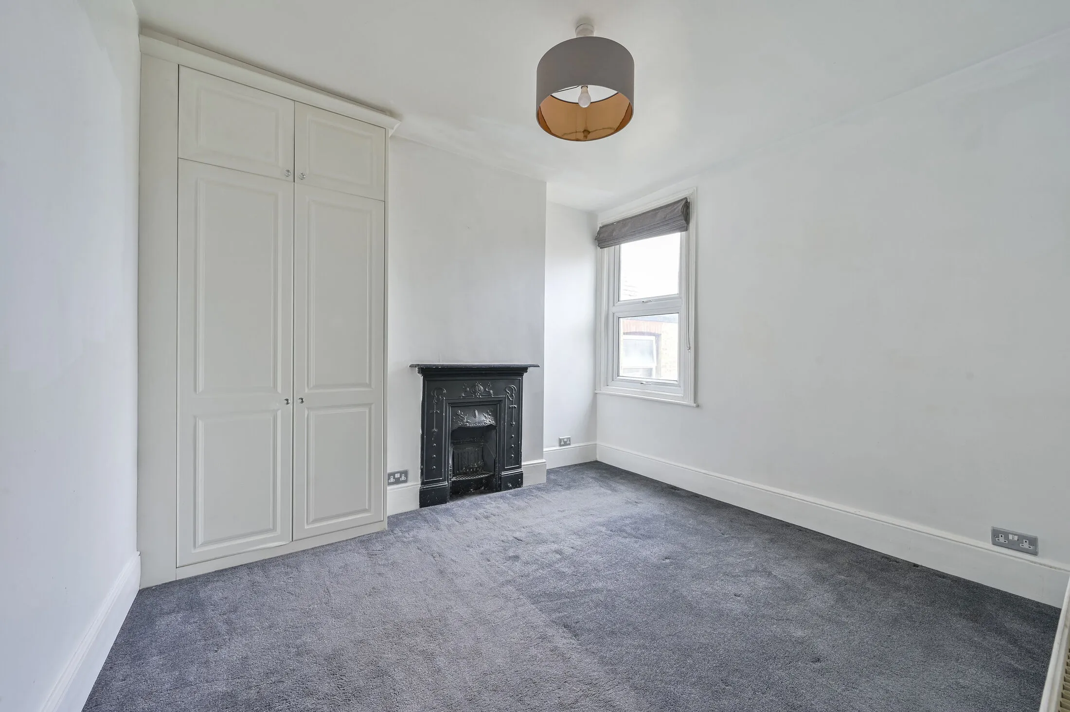 Flat Nursery Road in Greater London