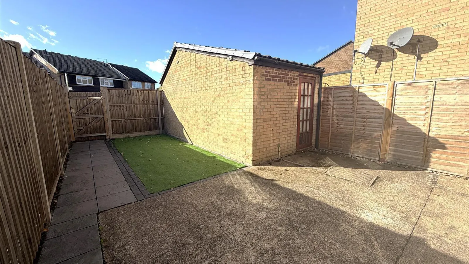 House Garden Walk in London