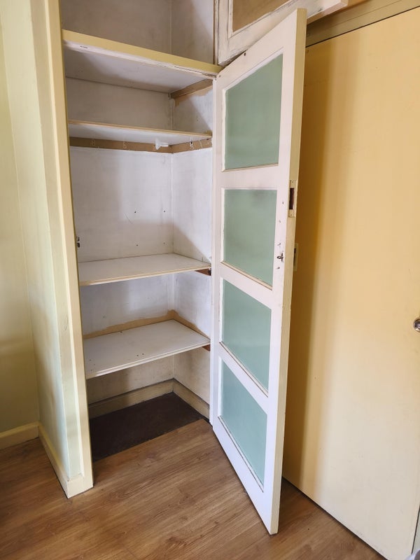 Flat Queensbridge Court in Greater London