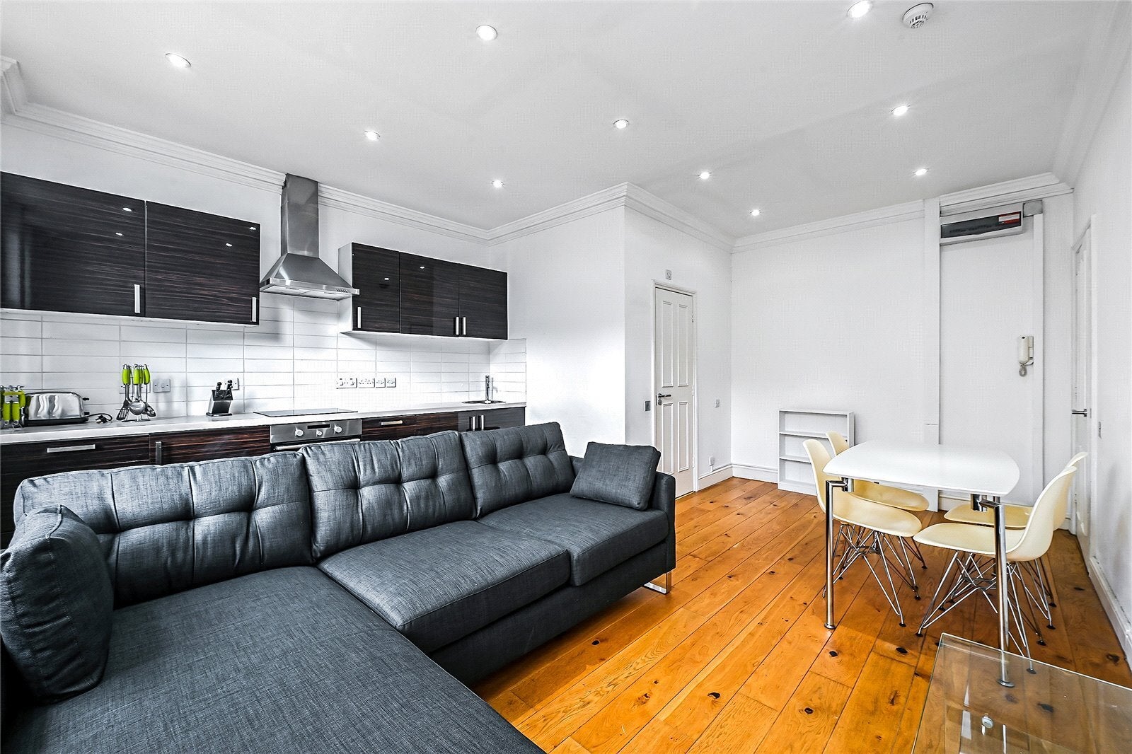 Flat Harrington Gardens in Greater London