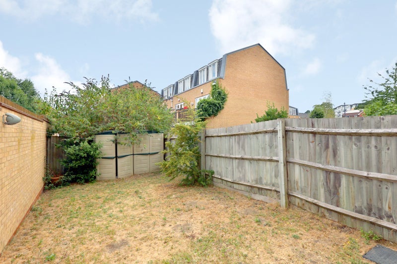 Room Blackheath Road in Greater London
