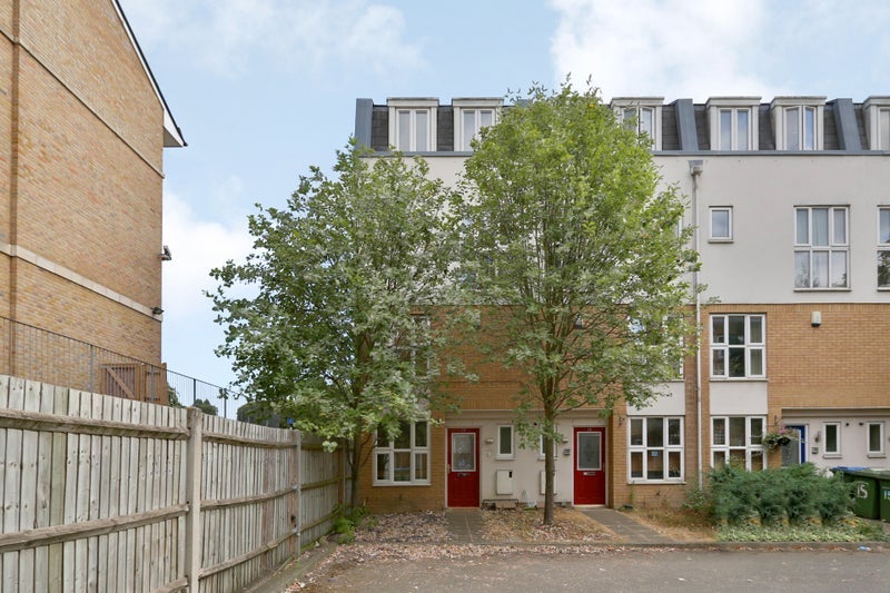 Room Blackheath Road in Greater London