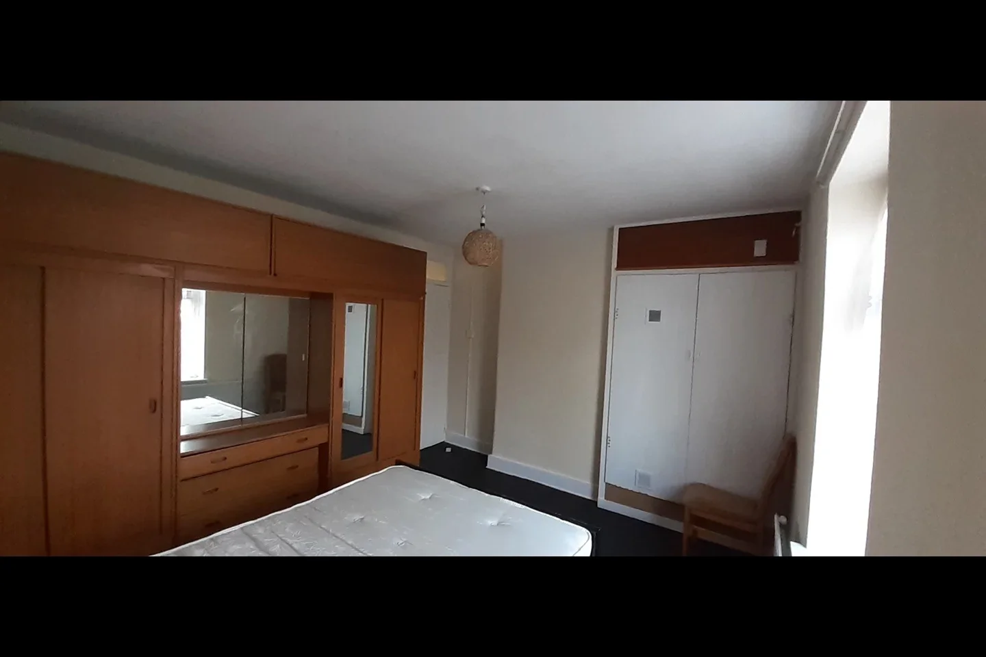 House Chadwin Road in Greater London