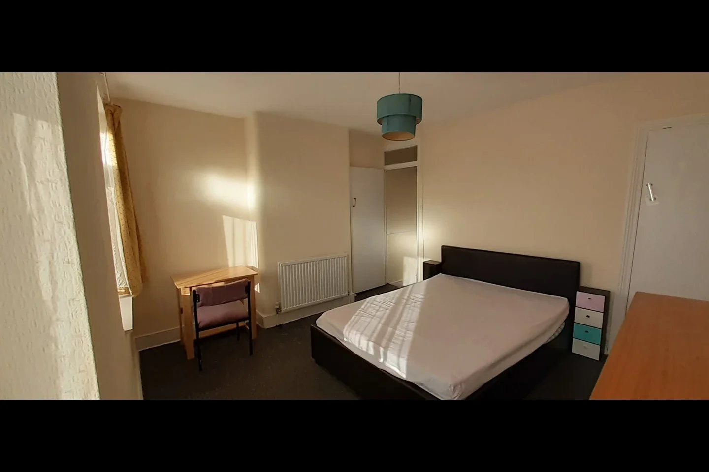 House Chadwin Road in Greater London