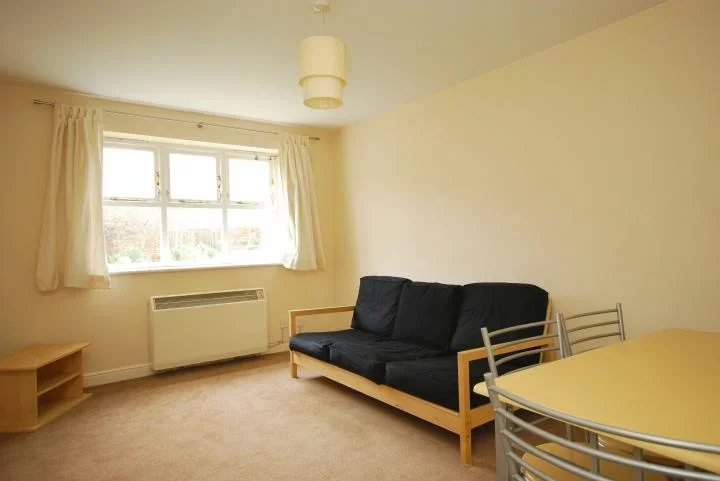 Flat Basevi Way in Greater London
