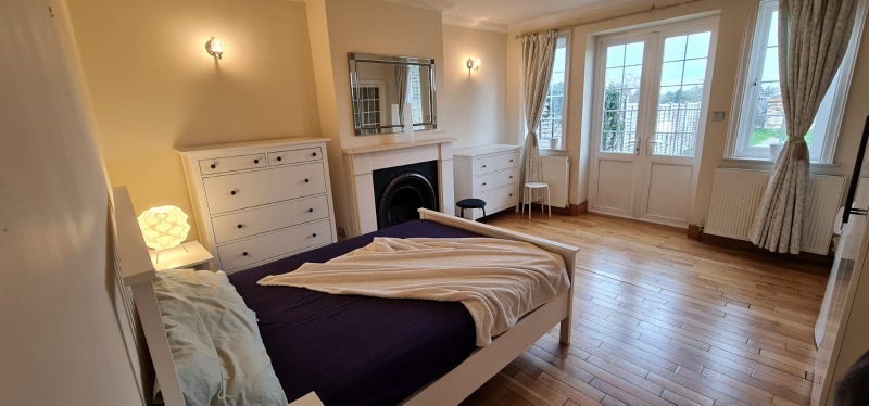 Room Grand Drive in Greater London