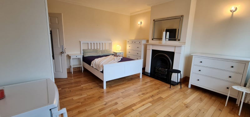 Room Grand Drive in Greater London