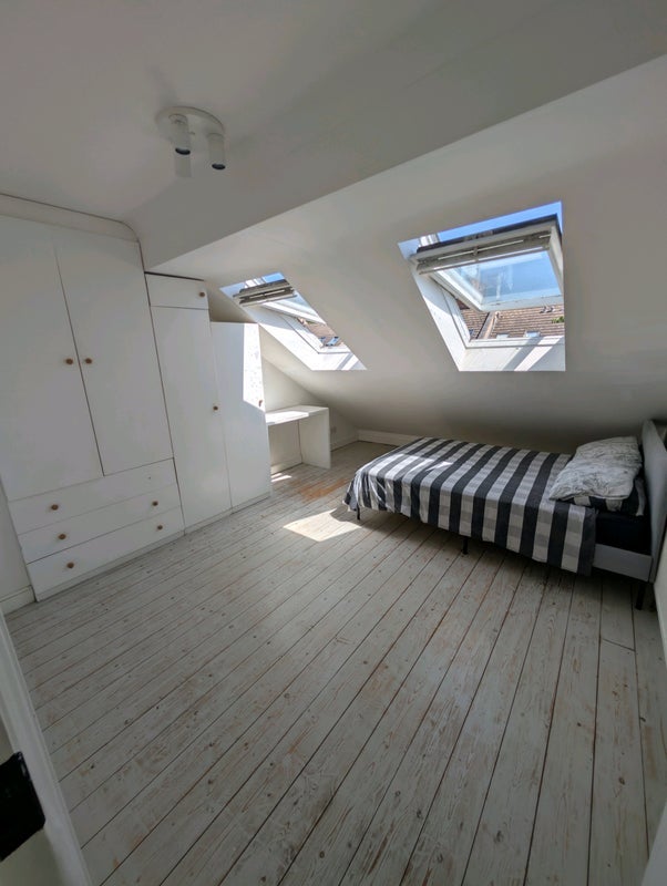 Room Vallance Road in Greater London